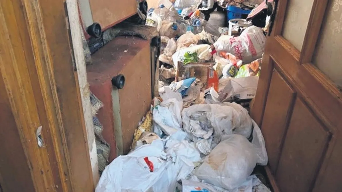 Bir daireden 10 kamyon çöp çıktı