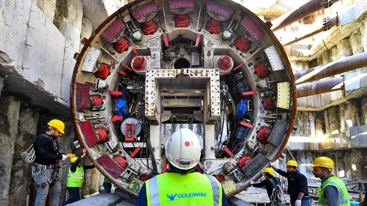 Buca Metrosu evleri çatlattı - İzmir Haberleri