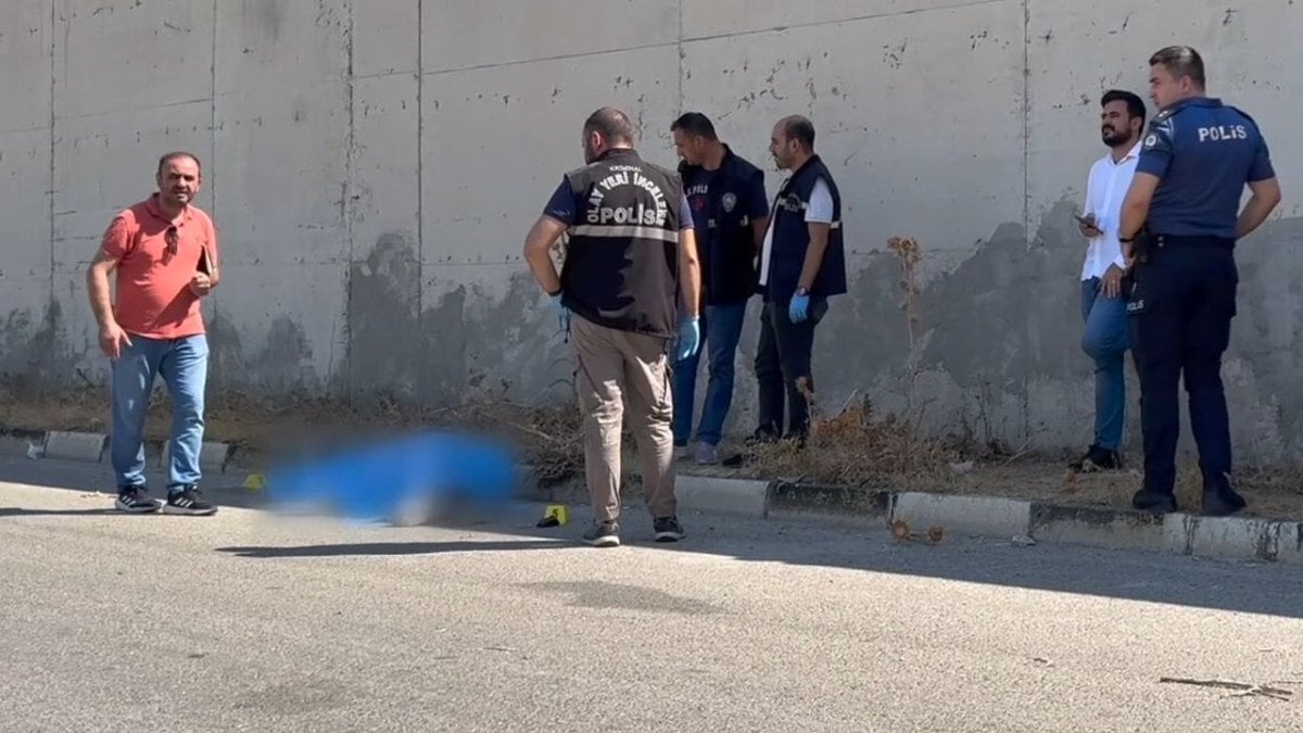 Manisa'da babasını öldürdü, teslim oldu