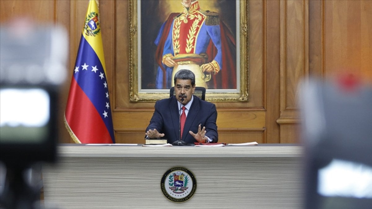Venezuela Devlet Başkanı Maduro, WhatsApp’ı sildi