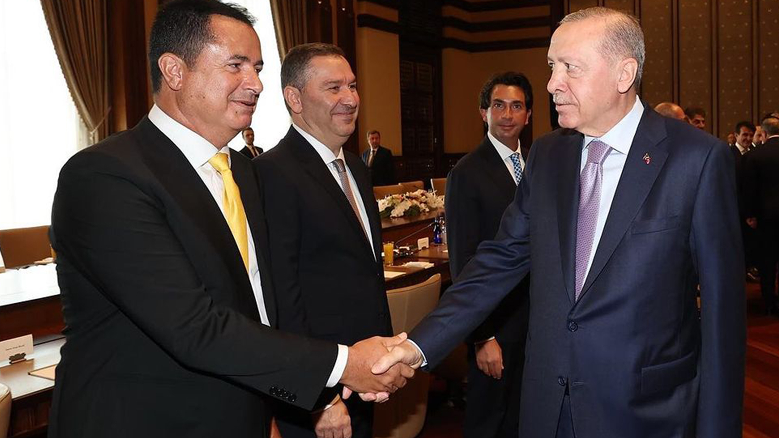 Acun Ilıcalı, Cumhurbaşkanı Erdoğan ile pozunu paylaştı! "Çok mutlu oldum"