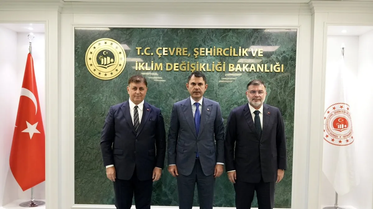 Bakan Kurum, Cemil Tugay'ı kabul etti: İzmir Körfezi'nin takipçisi olacağız