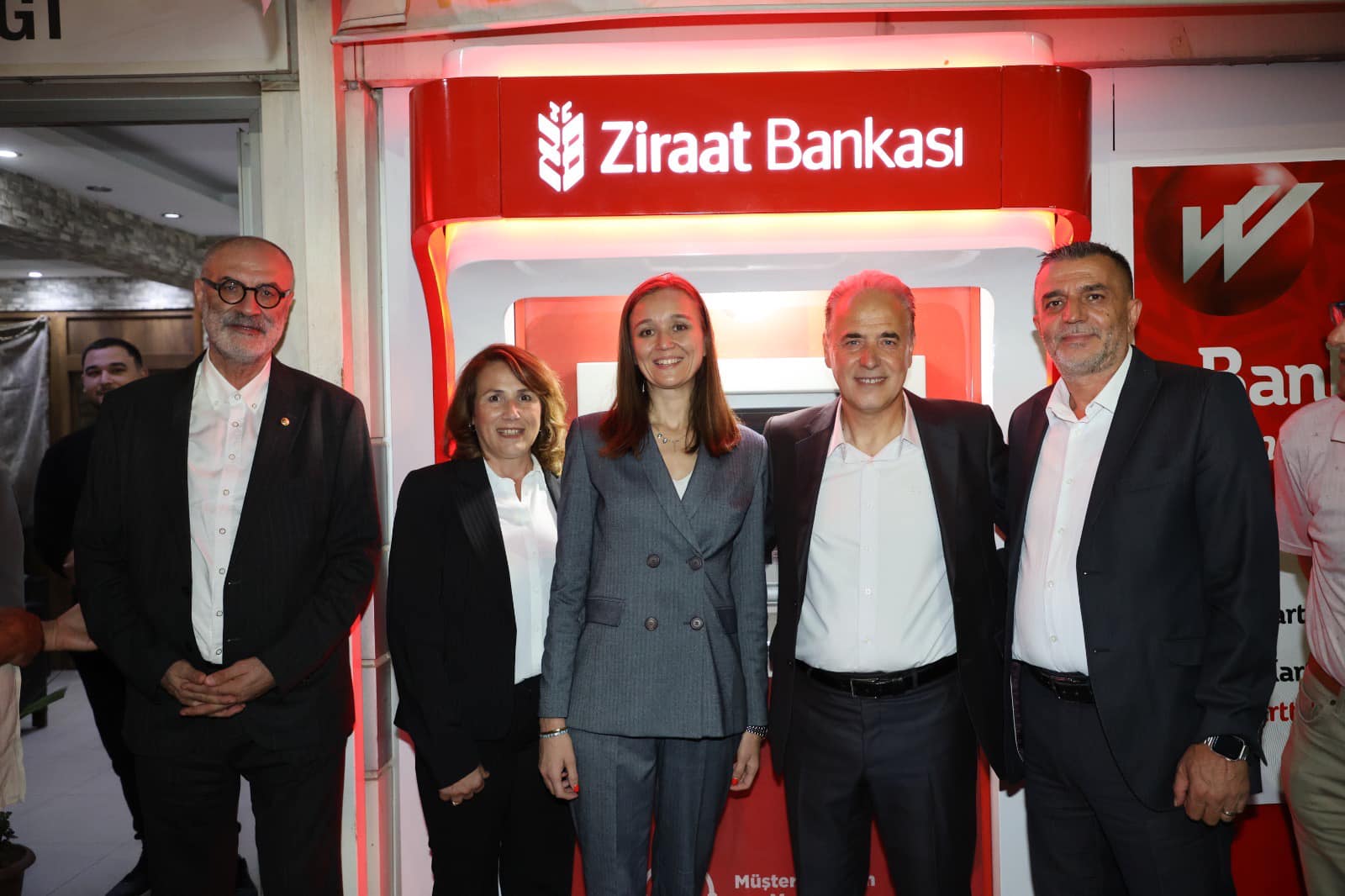 Başkan Durbay Kuşlubahçe’de ATM hizmete açtı