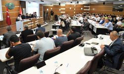 Başkan Eşki gençlerle sahada buluştu