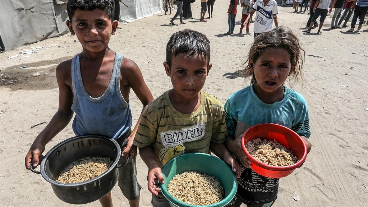 BM: Gazze'de insanlar ortalama iki günde bir yemek yiyor
