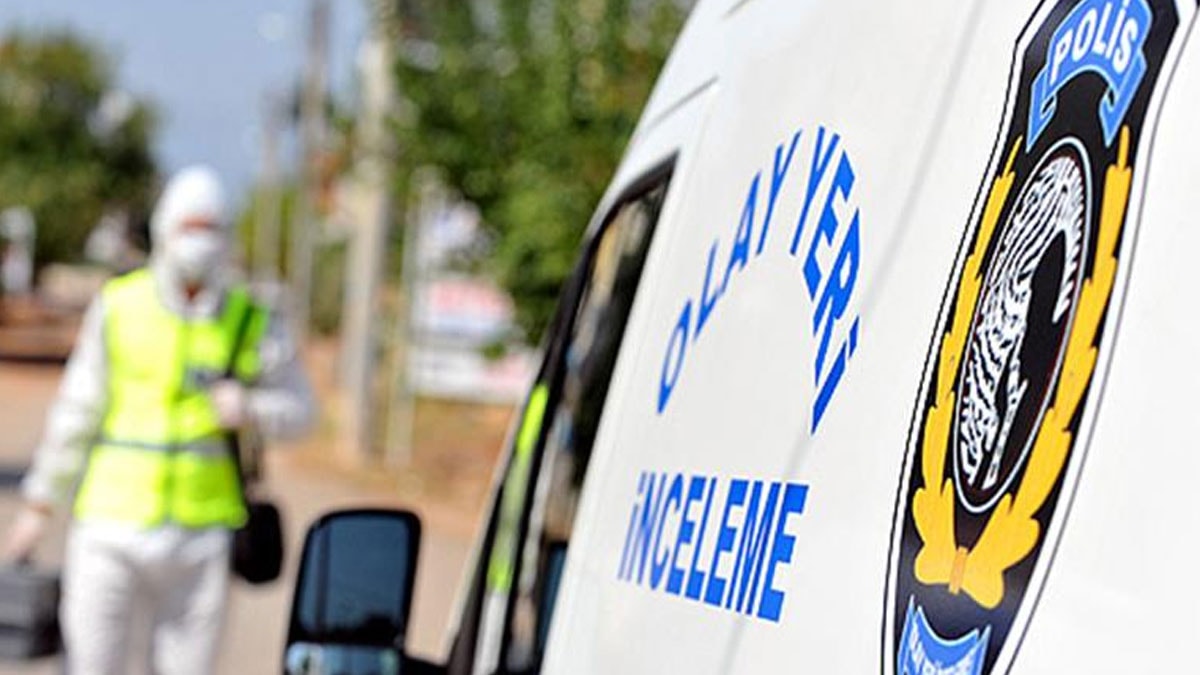 Emekli polis evinde ölü bulundu