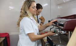 Hülya Yasemin'in "Renklerle Hayat" Sergisi sanatseverlerle buluştu