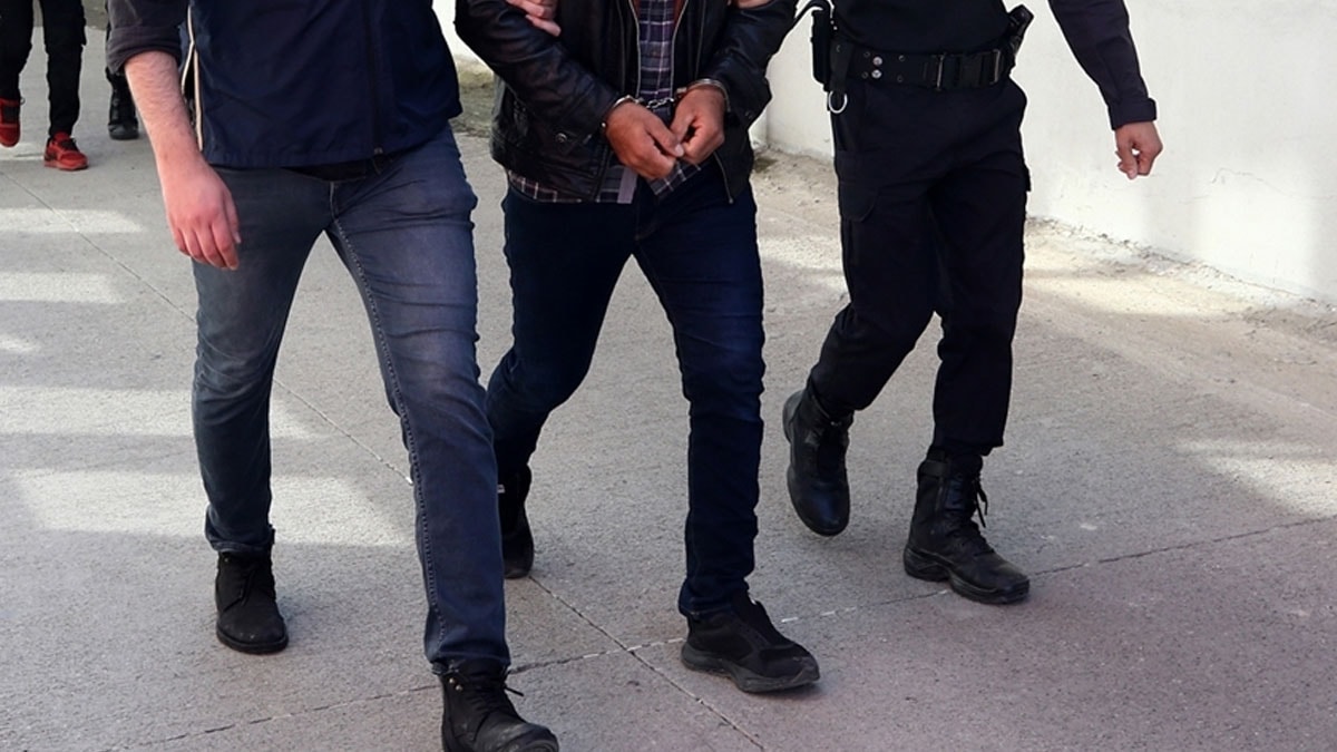 İzmir'de Doğanlar suç örgütüne operasyon