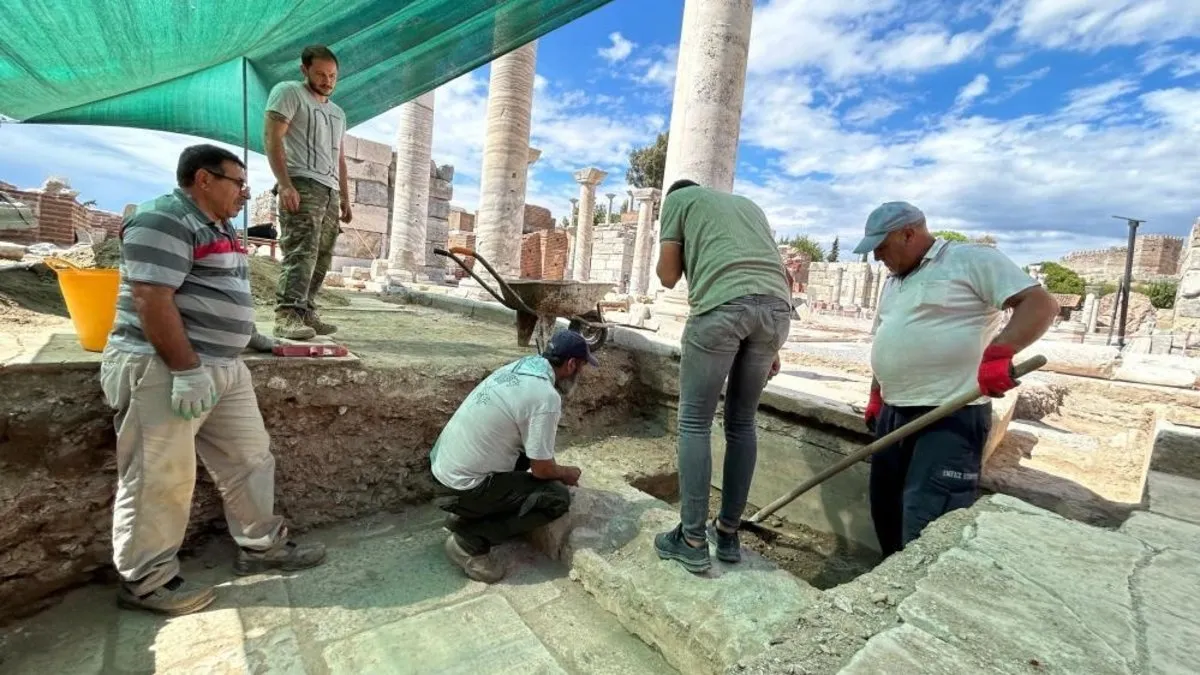İzmir'de tarihi keşif: Tam 1800 senelik: İlk Efes olduğuna dair veriler var...