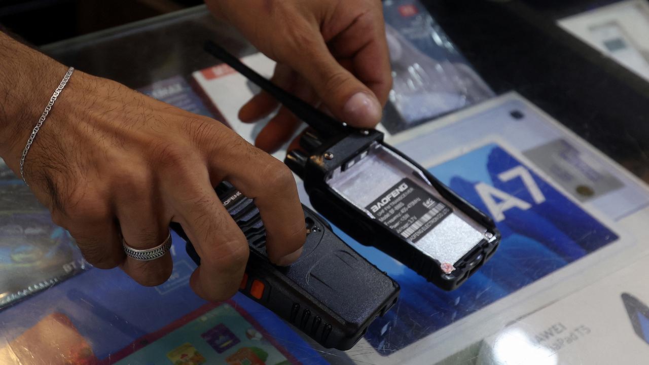 Lübnan ordusu şüpheli çağrı cihazı ve telsizleri imha ediyor