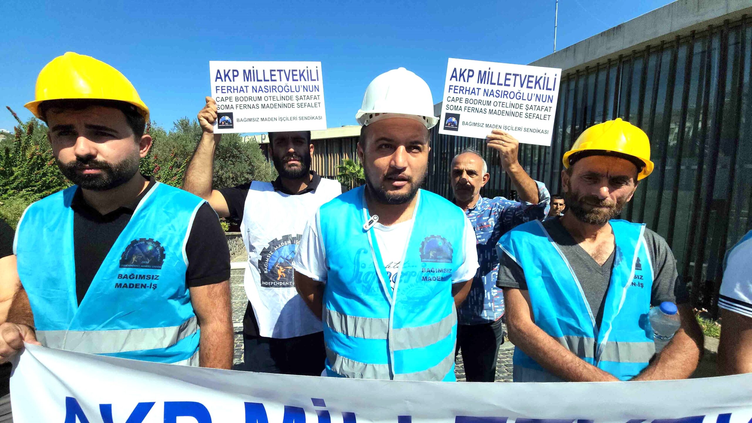 Madenciler AKP'li vekilin kapısına dayandı