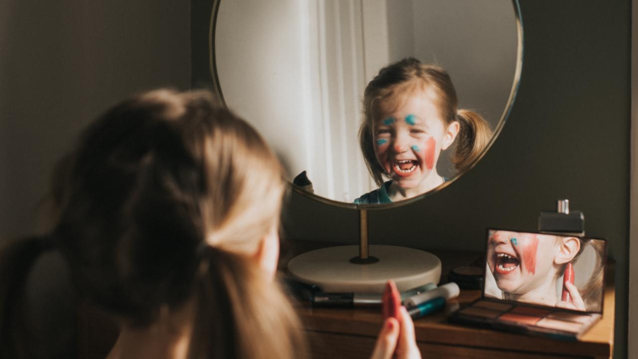 Makyaj videoları küçük yaş grubunu tehdit ediyor