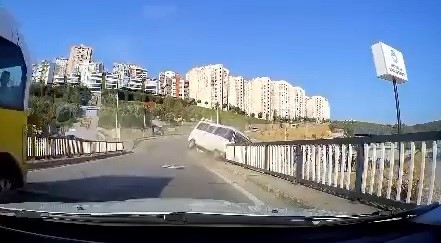Minibüsün dereye uçma anı kameraya yansıdı