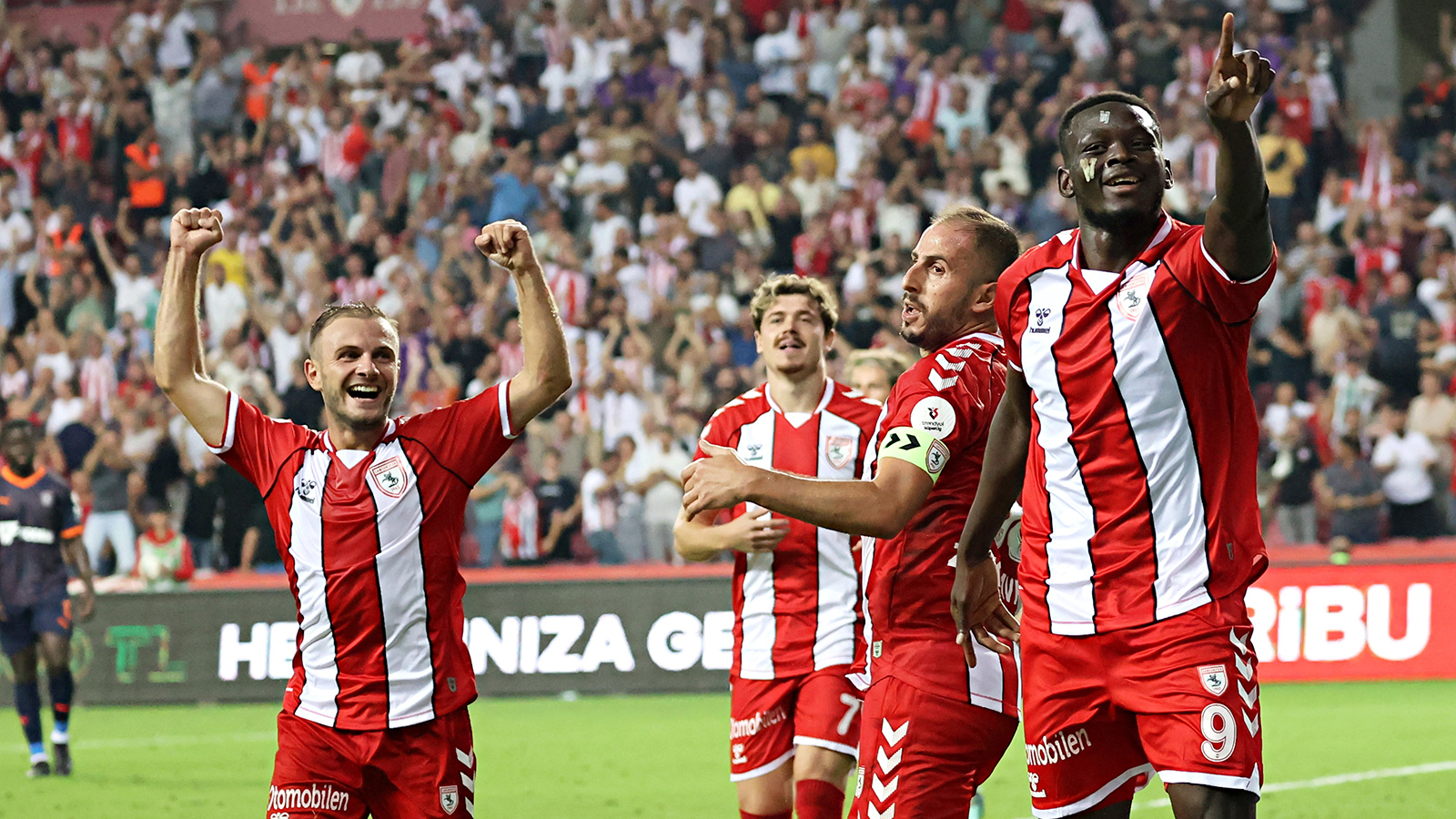 Samsunspor, Başakşehir'e ilk yenilgisini tattırdı