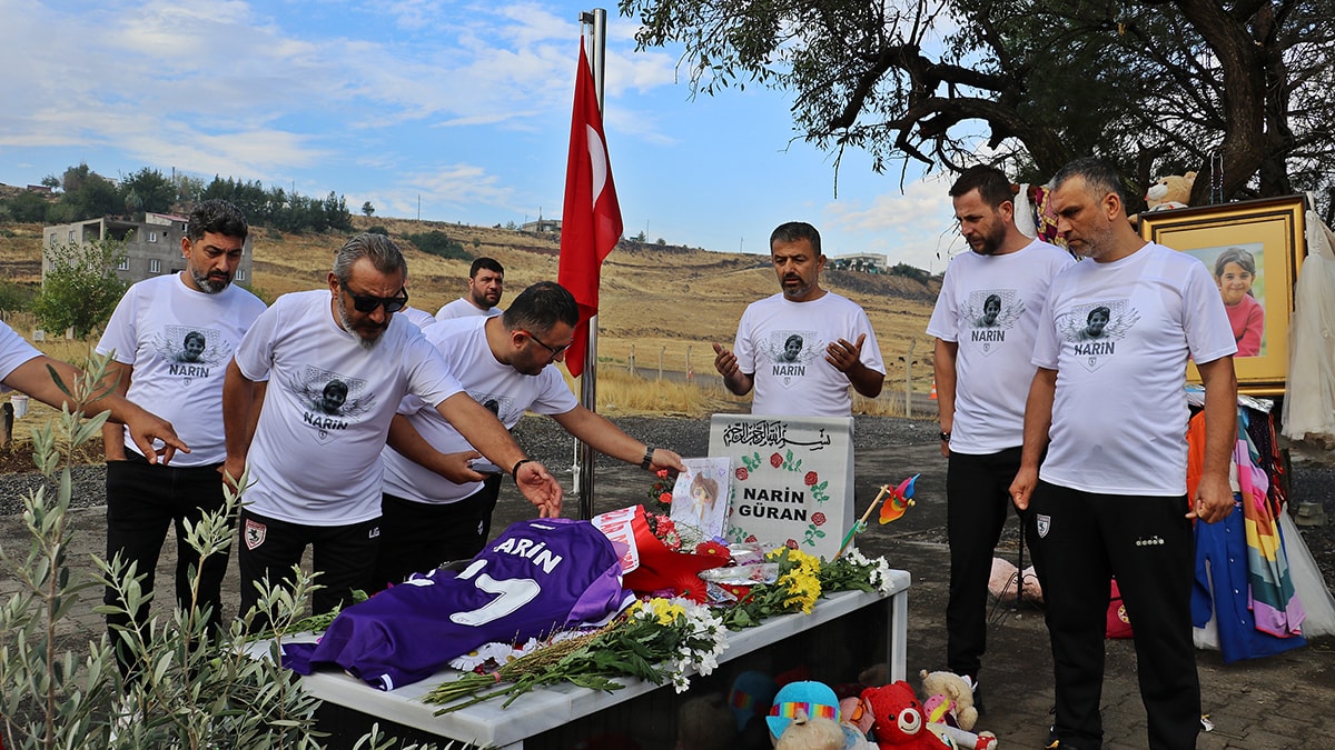 Samsunspor taraftarlarından Diyarbakır'da Narin Güran'a anlamlı ziyaret