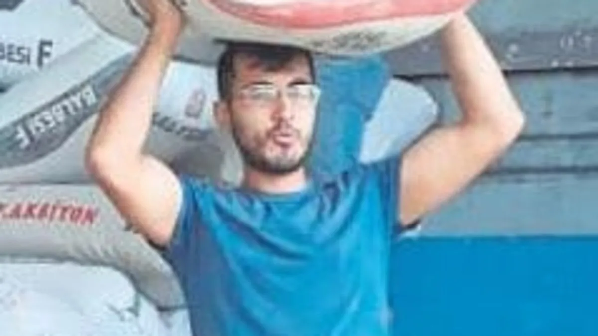 Silahı almaya çalışınca boynundan vurulmuş