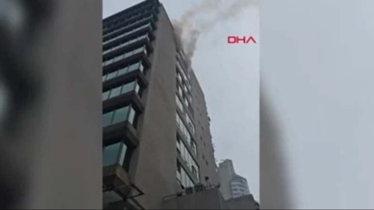 Şişli'de 10 katlı plazada yangın