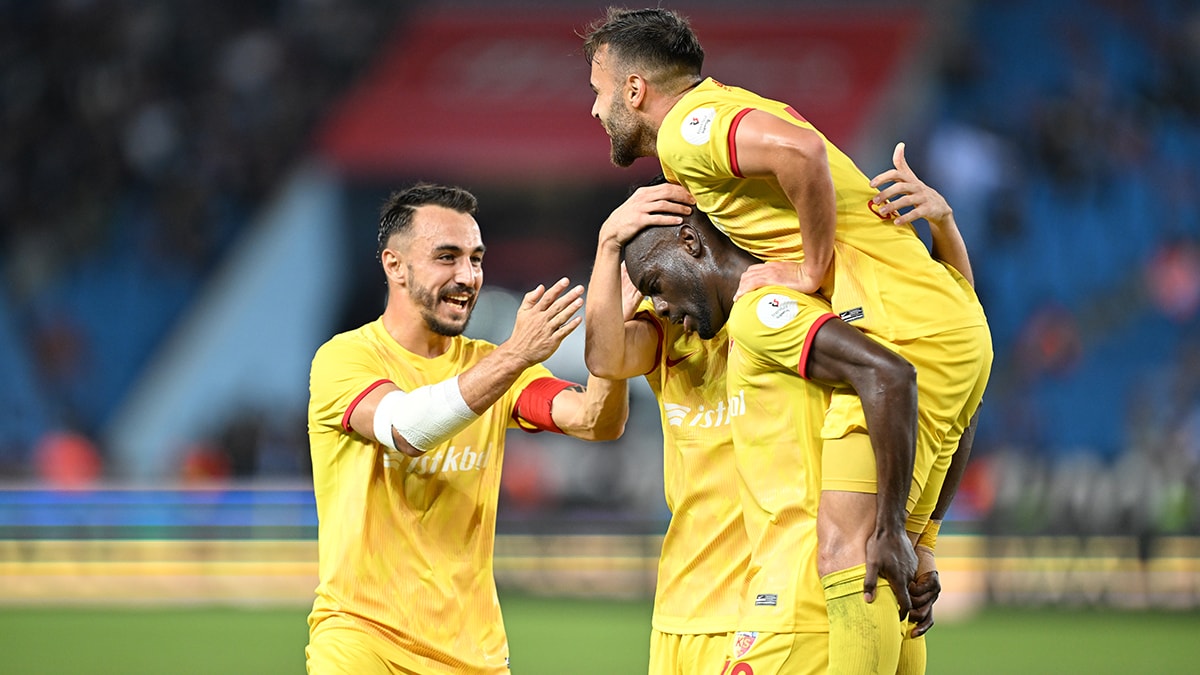 Trabzonspor, Kayserispor maçında 90+8'de gelen mucizeyle 1 puanı kurtardı