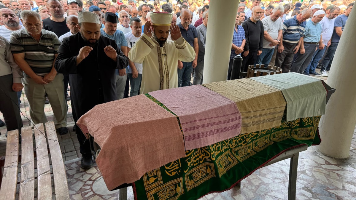 Vagonların arasına sıkışıp ölen madenciye veda: 8 ay sonra emekli olacakmış