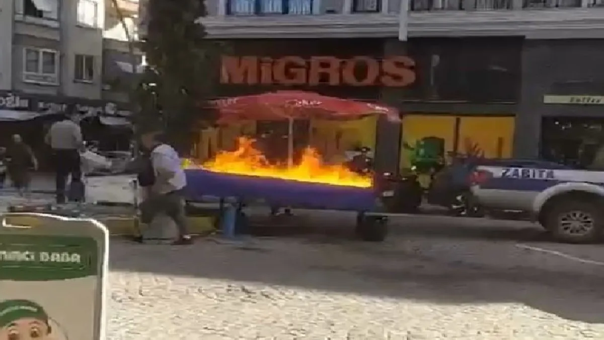 Zabıtaya kızdı, tezgahı yaktı - Balıkesir Haberleri