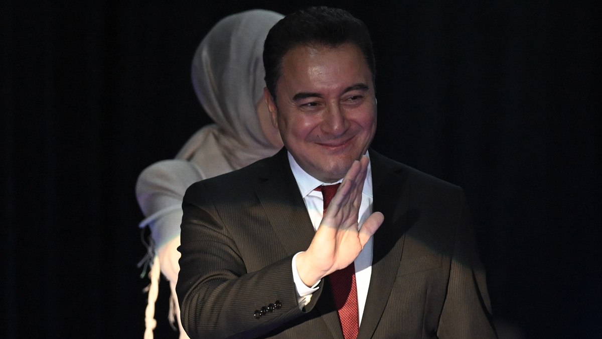Ali Babacan, yeniden DEVA Partisi Genel Başkanlığı'na seçildi