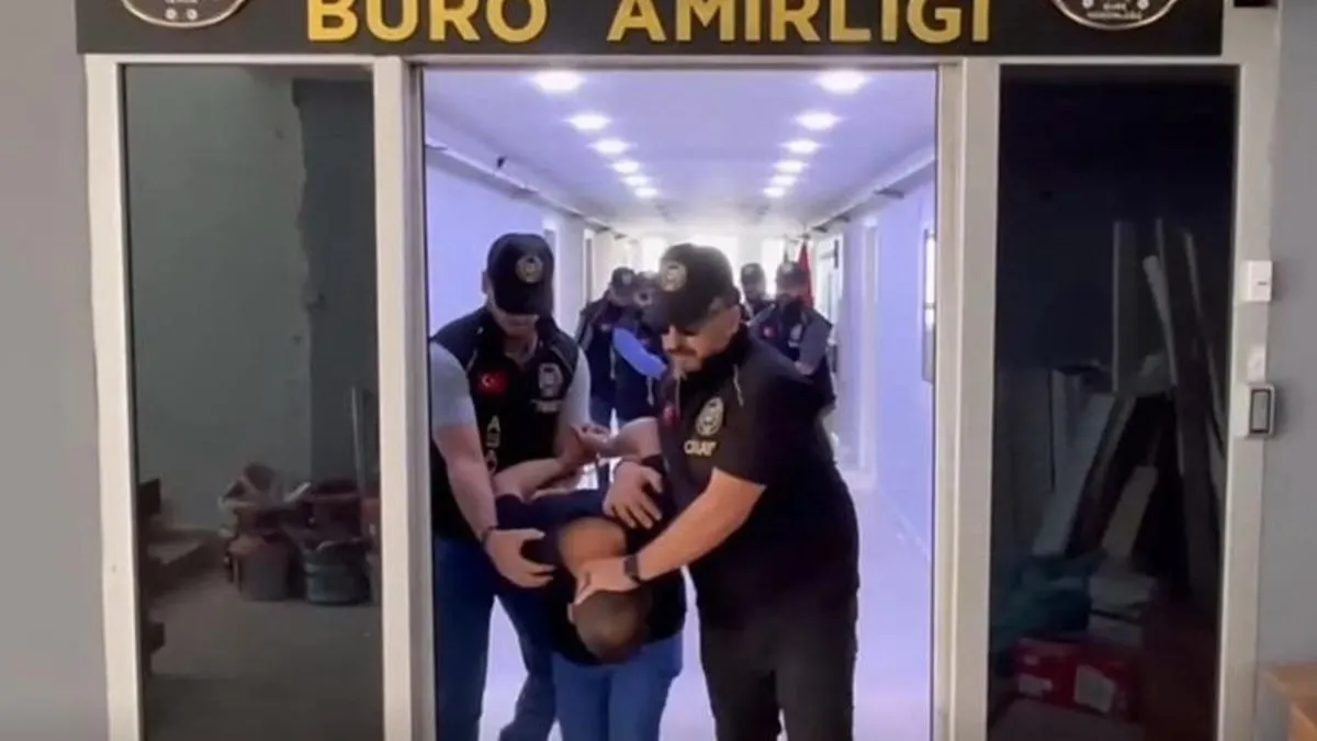 İzmir'de laf atma kavgası: 1 kişi ağır yaralandı