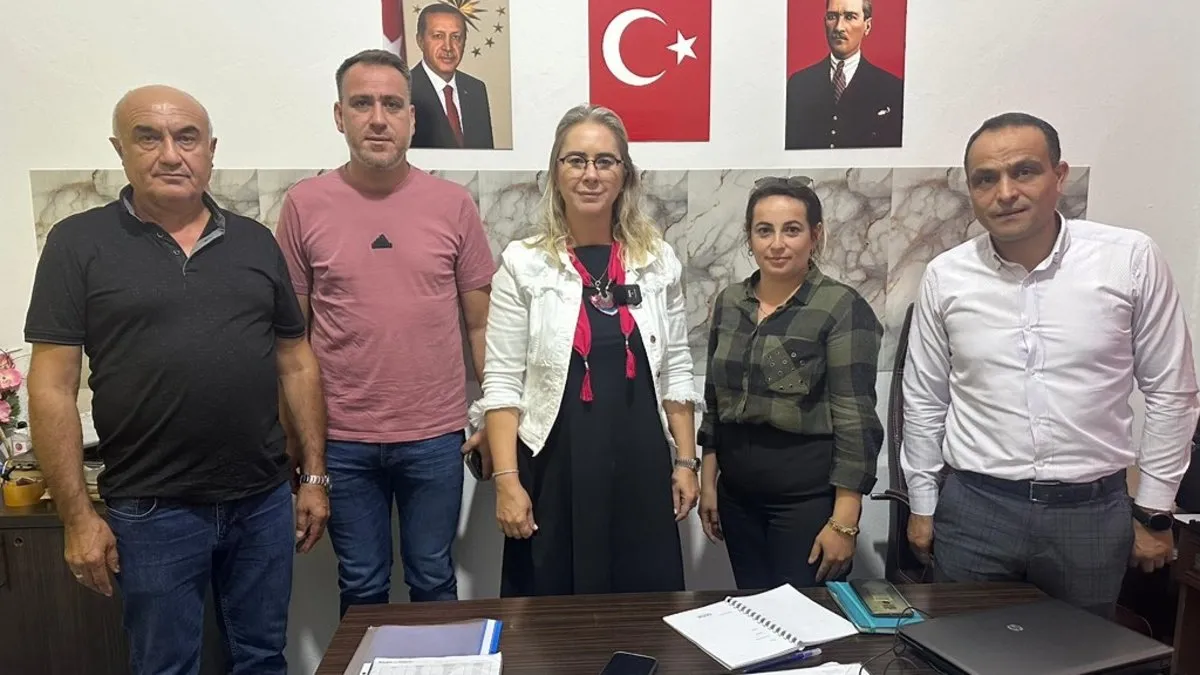 İzmir'in 500 sayfalık sorunlarını Ankara'ya taşıdı