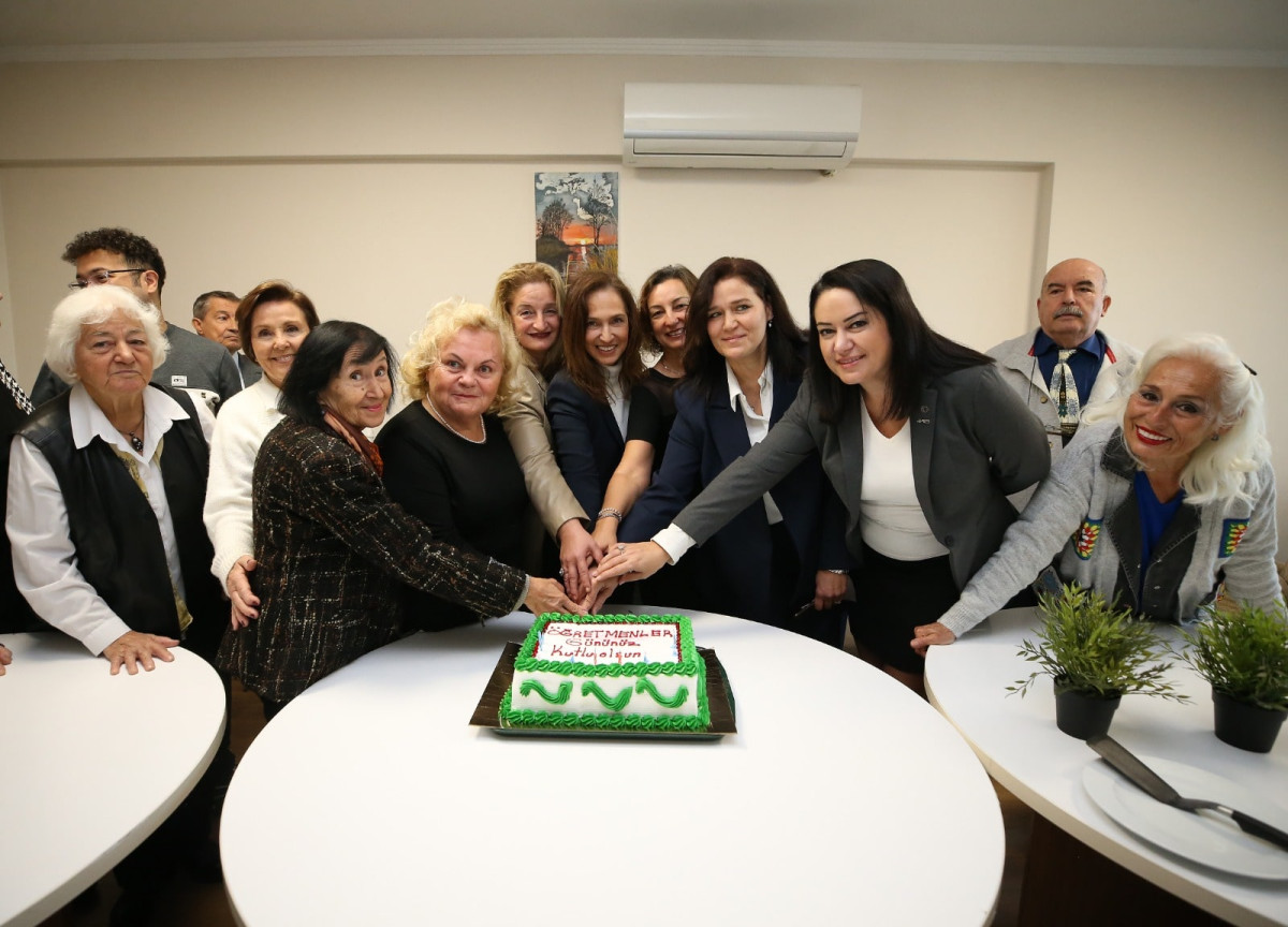 Başkan Yıldız Ünsal, Öğretmenler Günü'nü kutladı