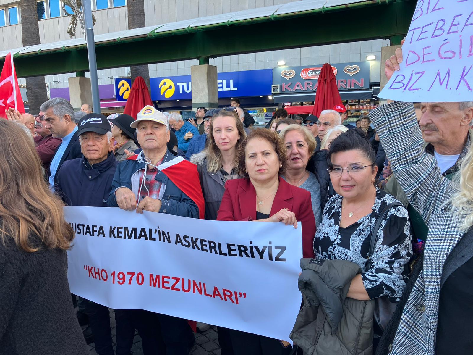 İzmir'de "Mustafa Kemal'in Askerleriyiz" Etkinliği Gerçekleşti
