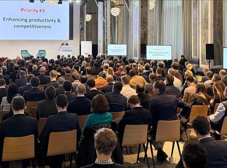 Bakan Şimşek, Londra'daki yatırımcılara Türkiye ekonomisini anlattı