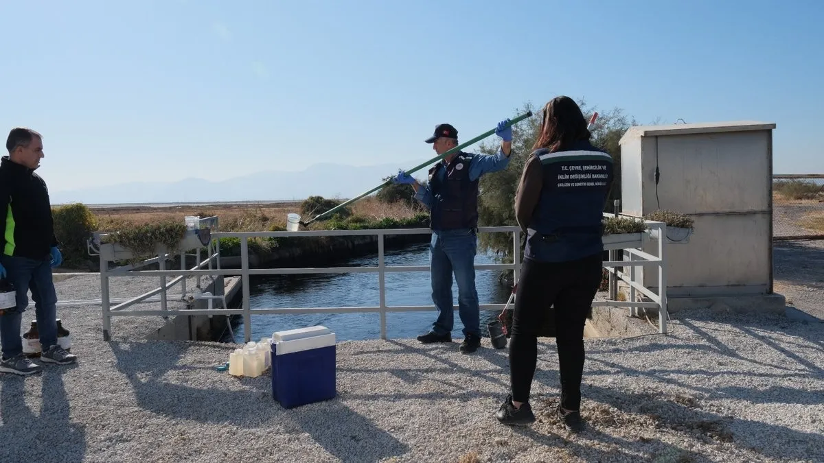 İzmir Büyükşehir'den Körfez'e çamur deşarjı! İZSU'ya 8.3 milyon TL ceza - Galeri