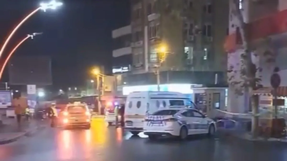 İzmir'de vahşet: Taksicilerin 'eski eleman' tartışmasında 1 kişi öldü! #izmir