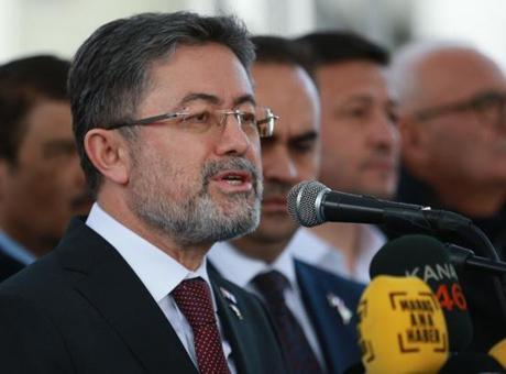Bakan Yumaklı deprem bölgesinde: '20 milyar liralık yatırım gerçekleştirdik'