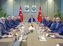 Cumhurbaşkanı Yardımcısı Cevdet Yılmaz, ATO ve TASD yönetimini kabul etti