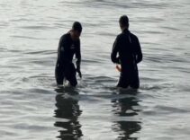 Mavi bayraklı plajda kirlilik! Denize girmek yasaklandı