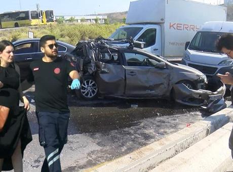 Başakşehir'de zincileme kaza! Yaralılar var: Vura vura geldi