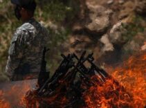 Son Dakika Terör haberleri: Tarihi adım! PKK'lı terörist grubu silahlarını yaktı