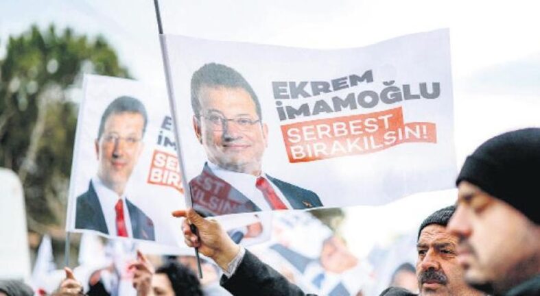 İBB yolsuzluk davası kaosla başladı