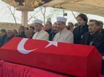İlber Ortaylı'ya veda! Fatih Camii haziresine defnedildi