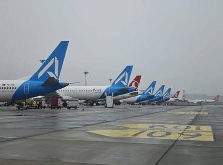 İstanbul'daki olumsuz hava koşulları hava trafiğini aksattı