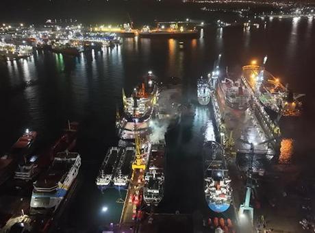 Tuzla'da kuru yük gemisinde yangın