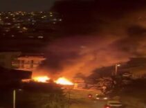 Üsküdar’da feci yangın! İşçi konteyneri alev alev yandı