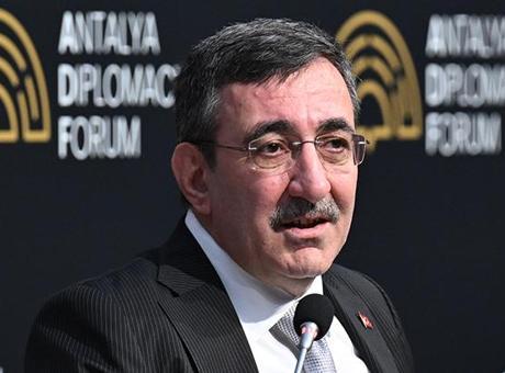 Cumhurbaşkanı Yardımcısı Yılmaz'dan Antalya Diplomasi Forumu'nda kapsamlı görüşmeler