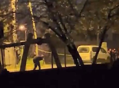 Eşini ve annesini darbetti, KADES ihbarına giden polislere ateş açtı