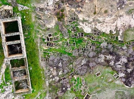 Herkes ‘Eski Mardin’ diyor ama Mardin’e kilometrelerce uzakta! Haritalarda adı geçmeyen yol: Ödül gibi