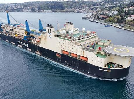 İstanbul Boğazı'nda gemi trafiği çift yönlü askıya alındı