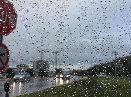 İstanbul için yeni uyarı! Valilik saat verdi: Sıcaklıklar düşüyor, kuvvetli yağış geliyor