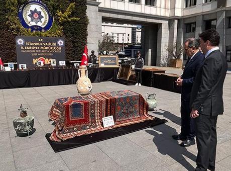 İstanbul’da tarihi operasyon! Sultan Abdülmecid’in hocasına ait eser de bulundu: 374 parça tek tek ele geçirildi