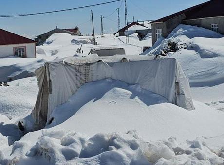 Kışın bitmediği mahalle! Burada iki mevsim var