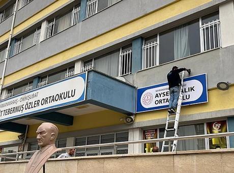 Saldırı sonrası yeni karar: Ayser Çalık Ortaokulu'nun tabelası, yeni binaya asıldı